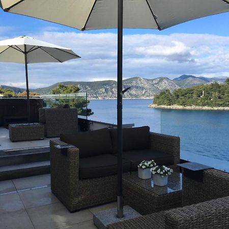 High View-A Seaside Villa With Huge Jacuzzi Račišće Zewnętrze zdjęcie