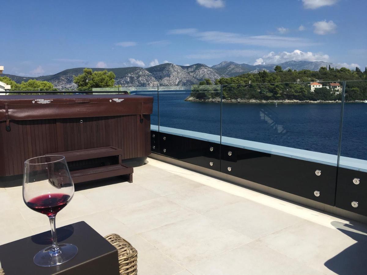 High View-A Seaside Villa With Huge Jacuzzi Račišće Zewnętrze zdjęcie